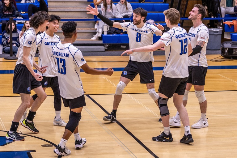 Grizzlies defeat Algonquin for fifth consecutive sweep